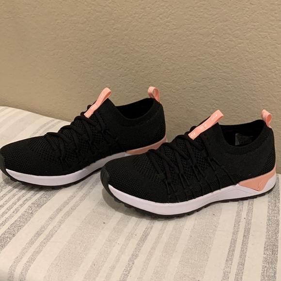 Rival slip on sneakers size 9 - Picture 2 of 5